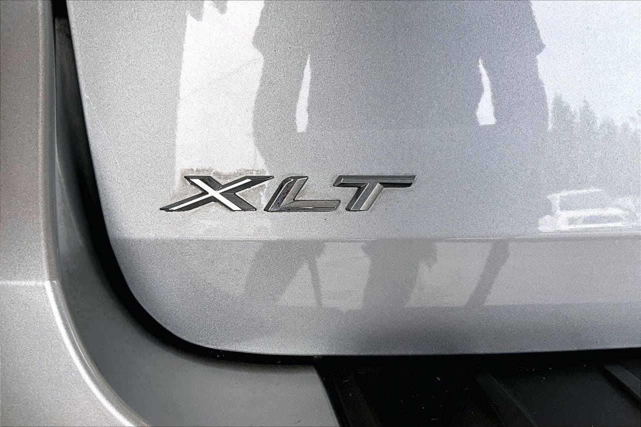 Certified 2023 Ford Explorer XLT RWD image 31