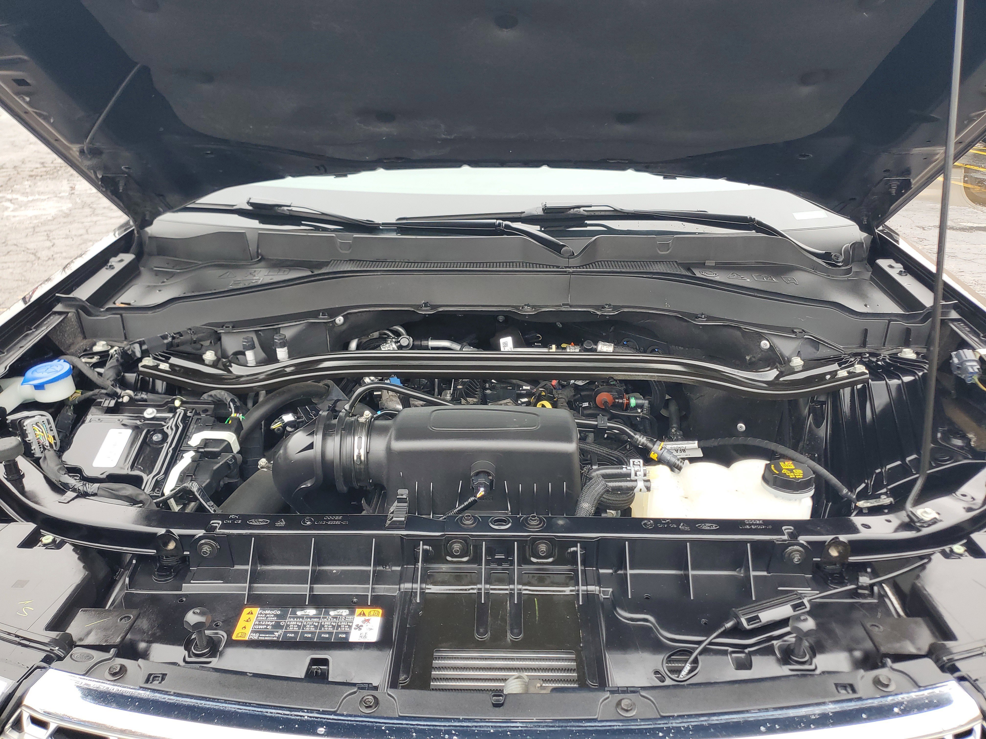 Used 2023 Ford Explorer Limited w/ Limited Technology Package image 8