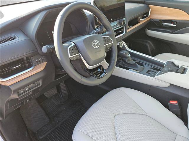 New 2026 Toyota Grand Highlander FWD image 3