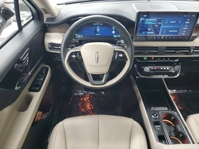 Used 2025 Lincoln Corsair Grand Touring image 10