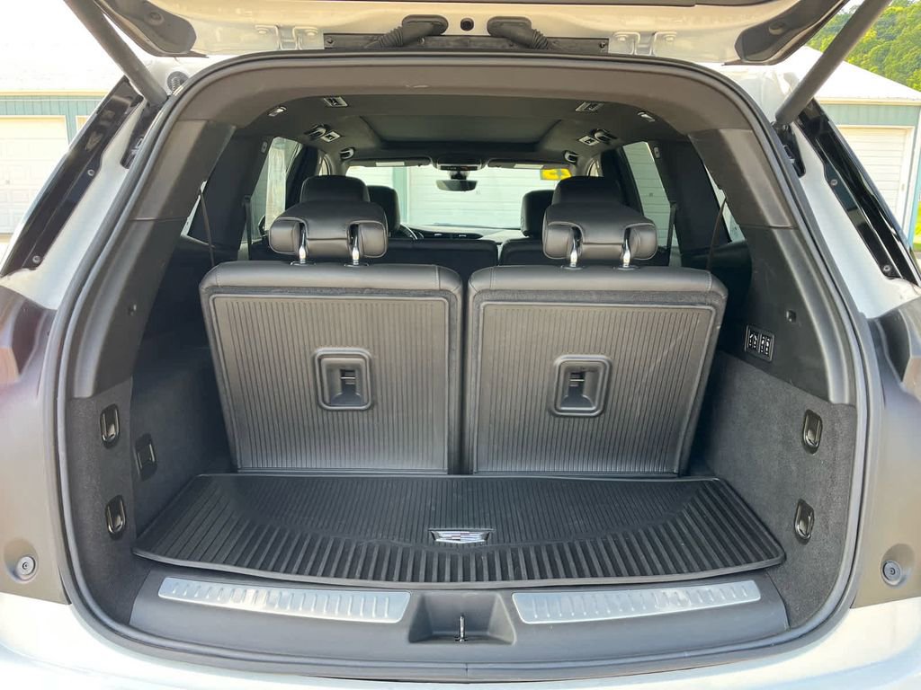 Used 2023 Cadillac XT6 Premium Luxury w/ Technology Package AWD/4WD image 13