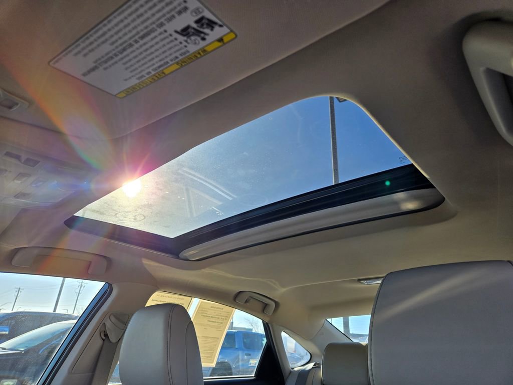 Used 2016 Toyota Avalon Limited image 24