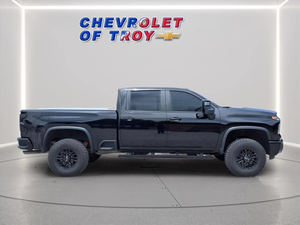 Used 2025 Chevrolet Silverado 2500 ZR2 AWD/4WD image 2