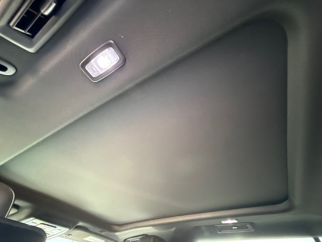 Used 2023 GMC Yukon XL Denali AWD/4WD image 16