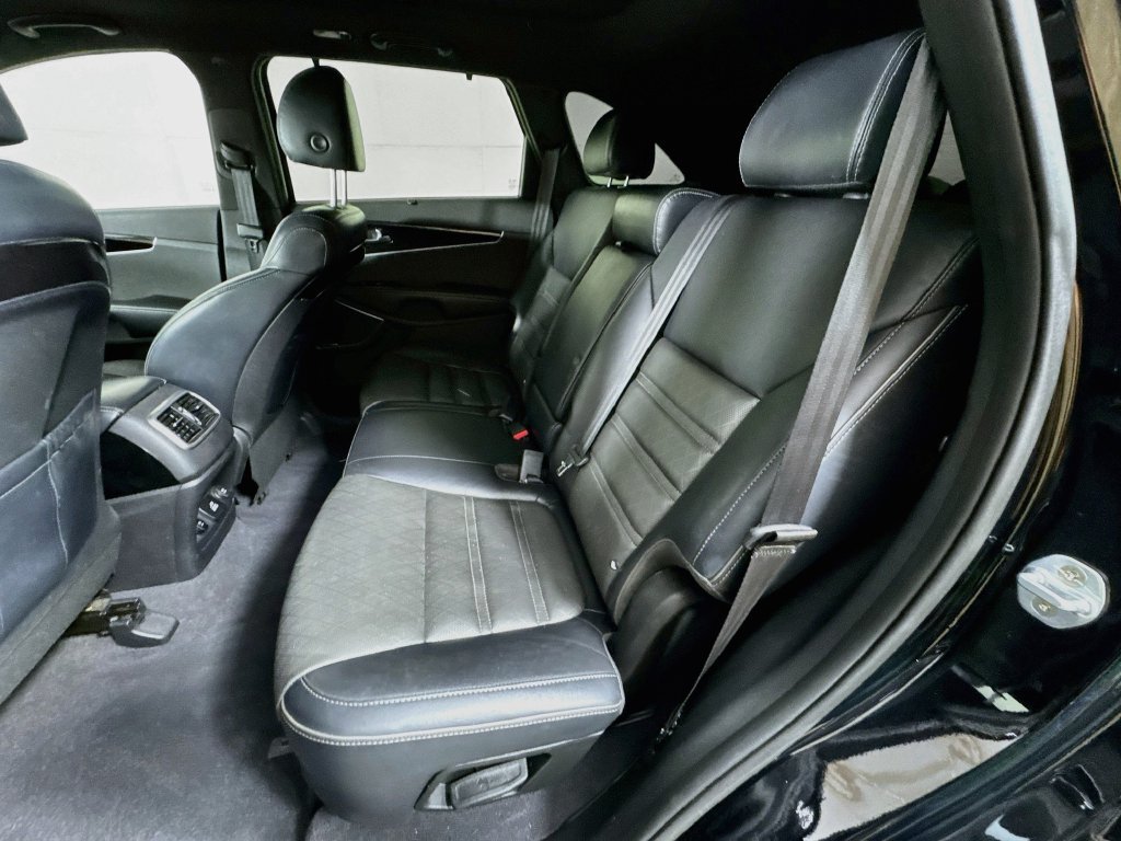 Used 2019 Kia Sorento SX FWD image 30