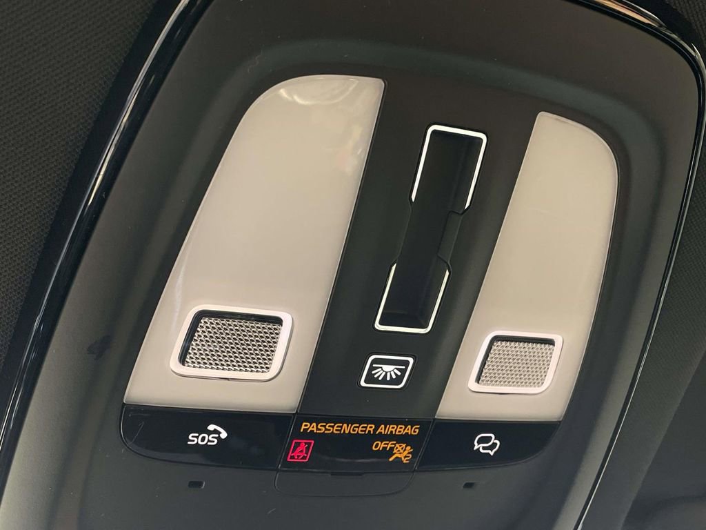 Used 2023 Volvo XC60 B5 Plus w/ Climate Package image 22