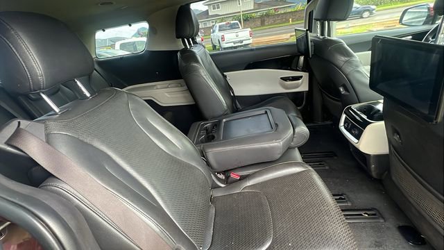 Used 2023 Kia Carnival SX Prestige image 14