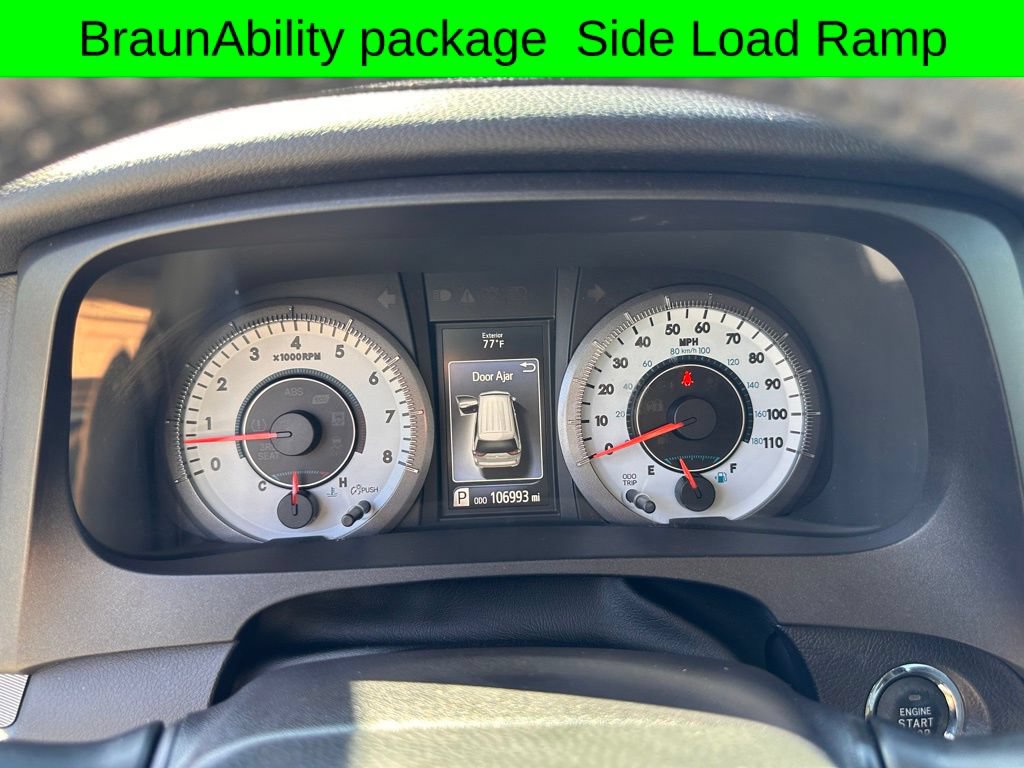Used 2015 Toyota Sienna SE w/ SE Preferred Package FWD image 34
