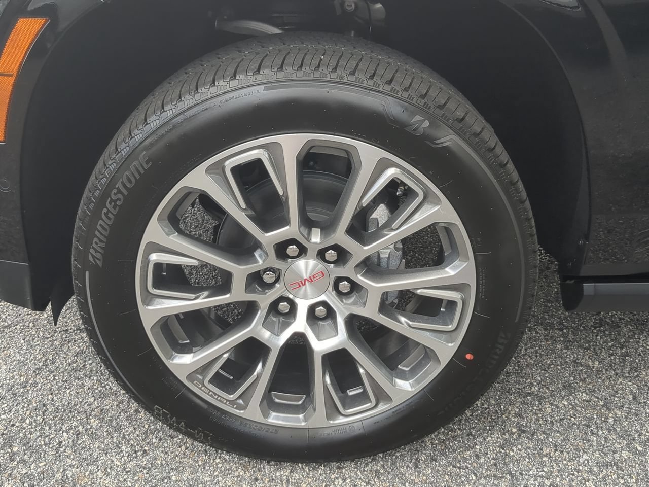 Used 2026 GMC Yukon XL Denali w/ Sun & Power Step Package AWD/4WD image 34