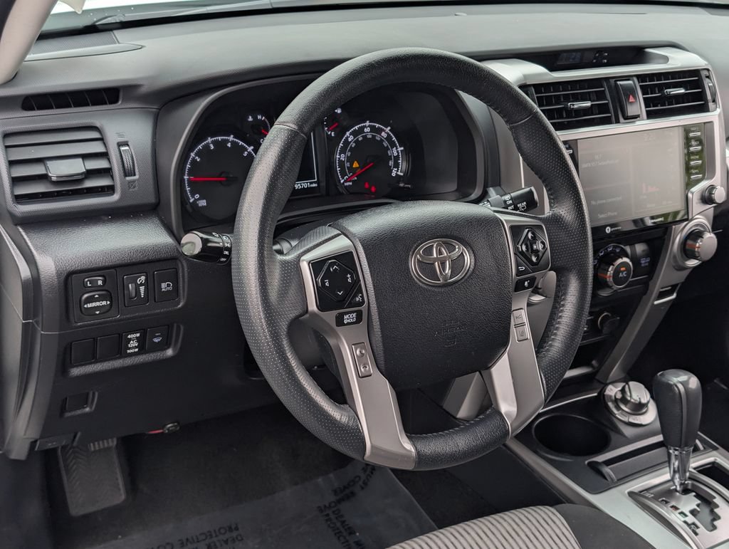Used 2022 Toyota 4Runner SR5 AWD/4WD image 18