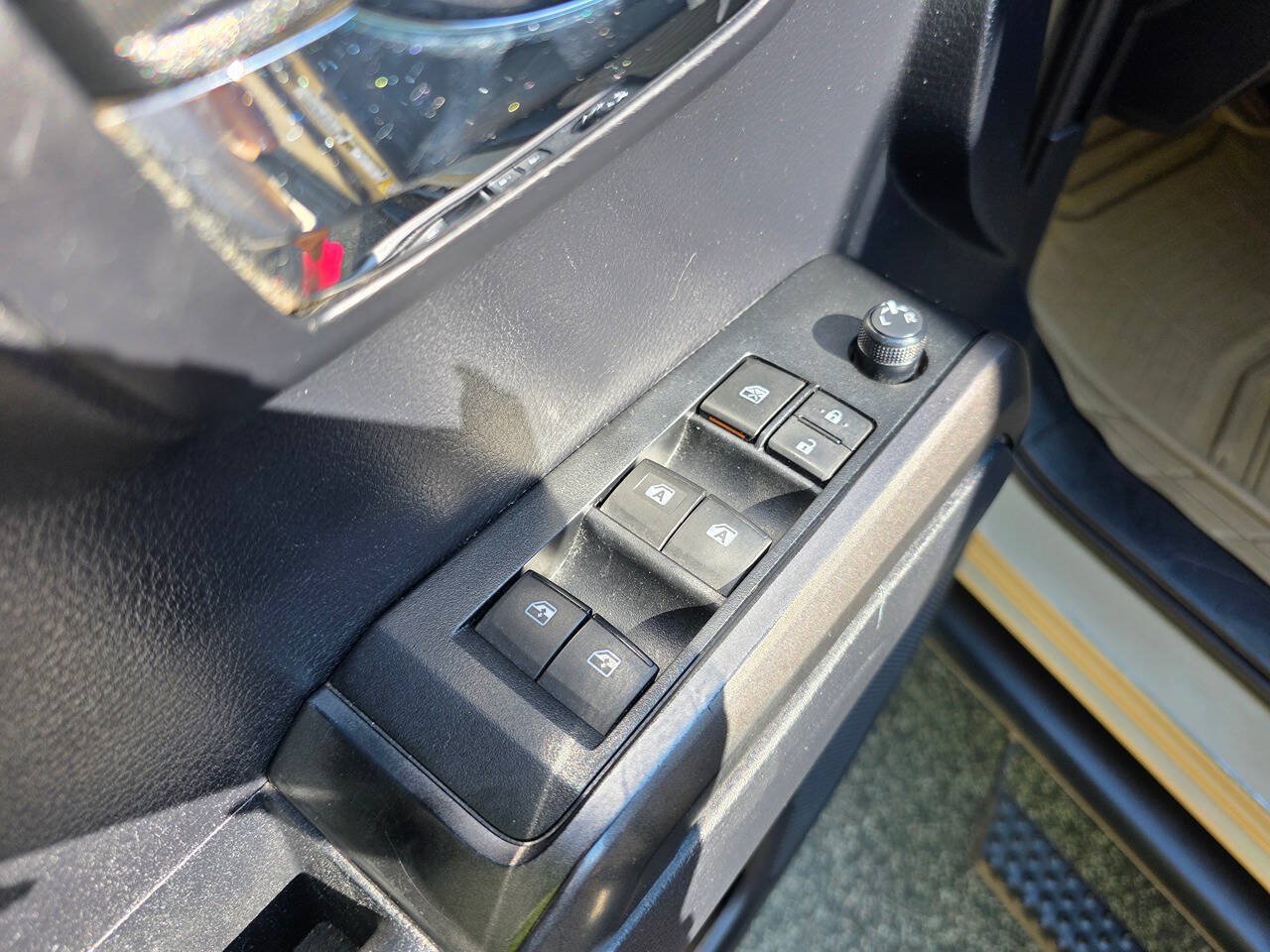 Used 2019 Toyota Tacoma TRD Off-Road w/ Technology Package AWD/4WD image 12