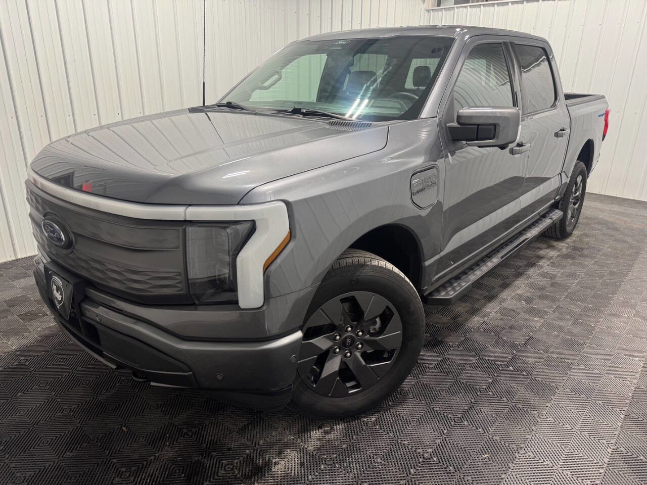 Used 2022 Ford F150 Lightning Lariat image 60