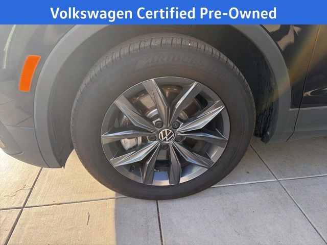 Certified 2024 Volkswagen Tiguan SE image 13
