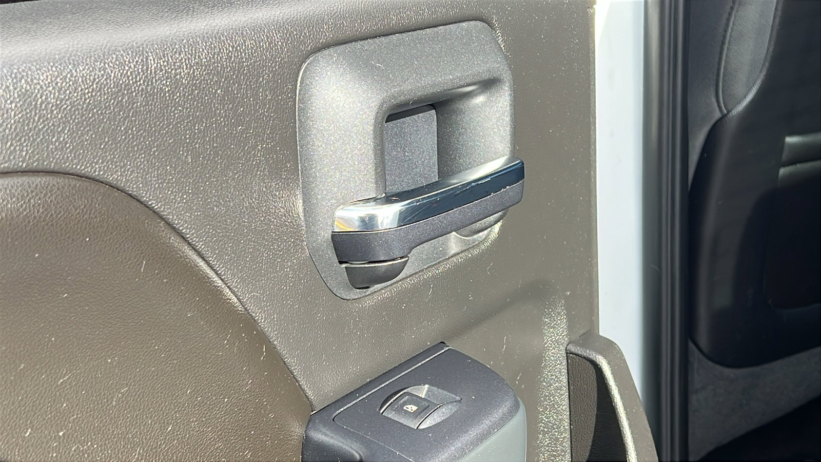 Used 2015 Chevrolet Silverado 2500 LT w/ LT Convenience Package image 14