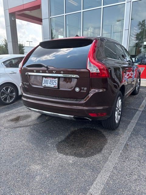 Used 2015 Volvo XC60 T5 w/ Proximity Package AWD/4WD image 3