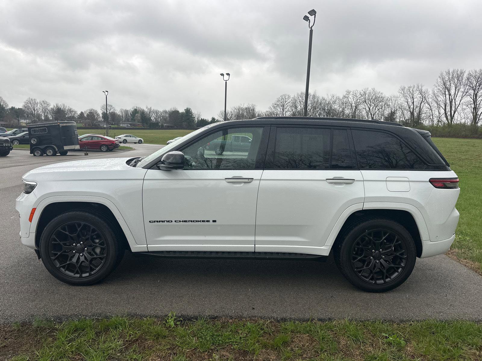 Used 2025 Jeep Grand Cherokee Summit image 9