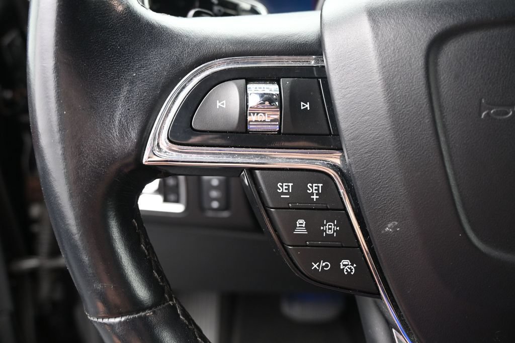 Used 2024 Lincoln Navigator Premiere AWD/4WD image 23