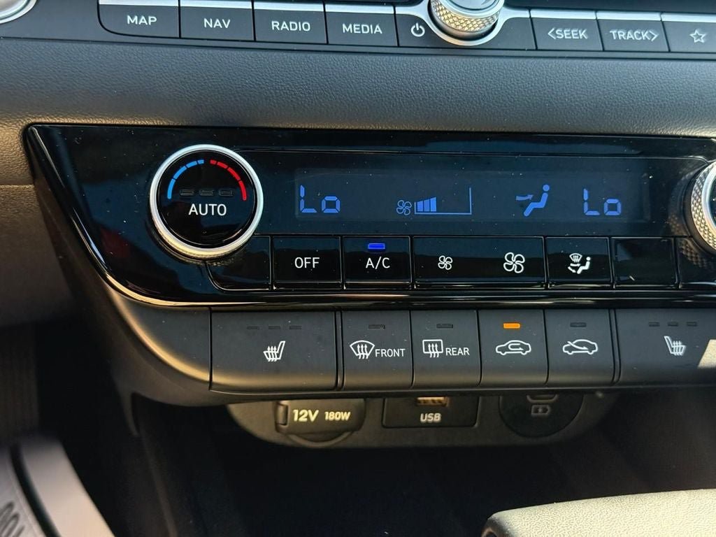 Used 2025 Hyundai Elantra Limited FWD image 22