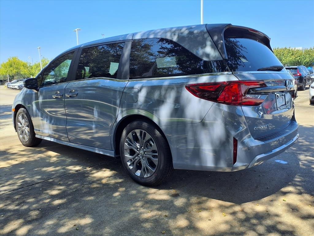 New 2026 Honda Odyssey Touring image 2