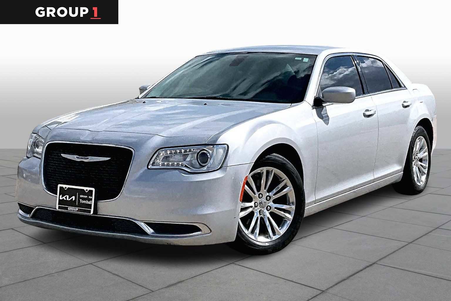 Used 2019 Chrysler 300 Touring L w/ Quick Order Package 22F image 1