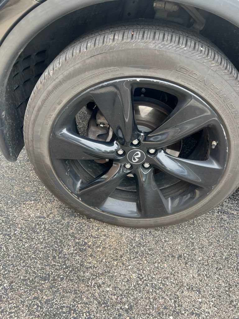 Used 2017 INFINITI QX70 AWD w/ Premium Package image 3