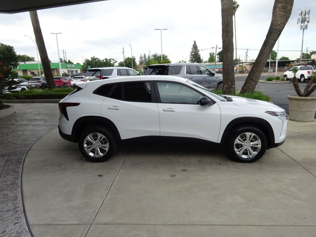 Certified 2024 Chevrolet Trax LS FWD image 11