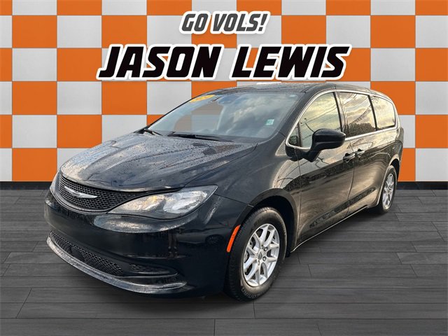 Used 2024 Chrysler Voyager LX image 8