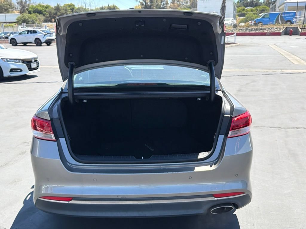 Used 2018 Kia Optima LX FWD image 15
