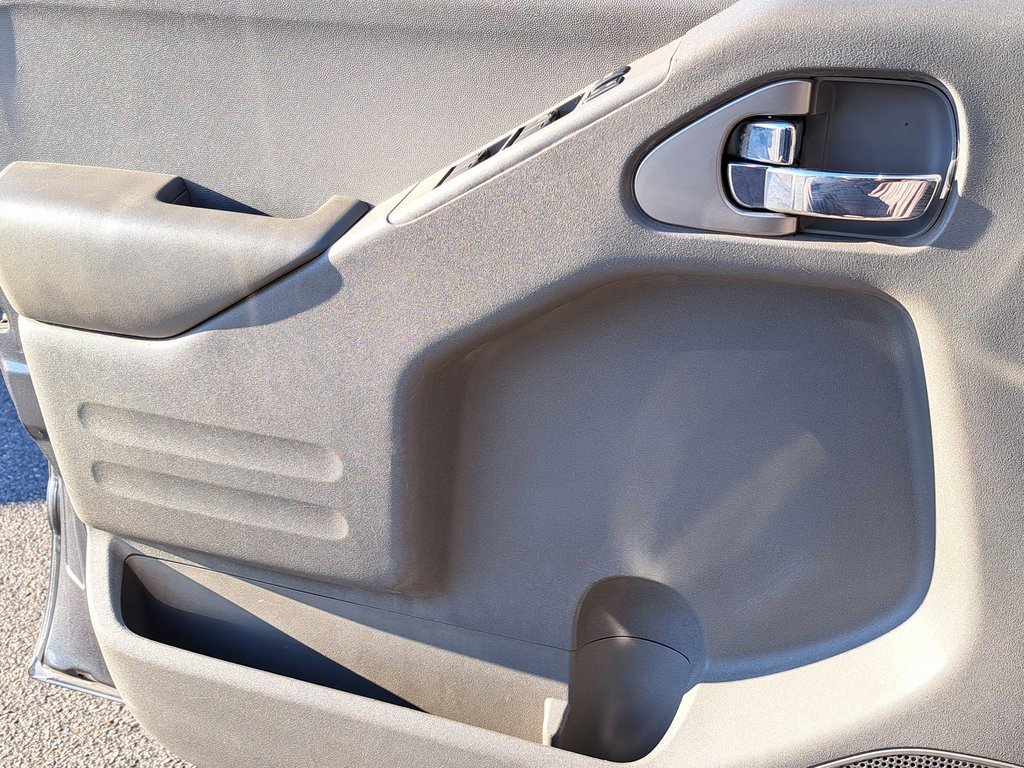 Used 2016 Nissan Frontier SV image 20