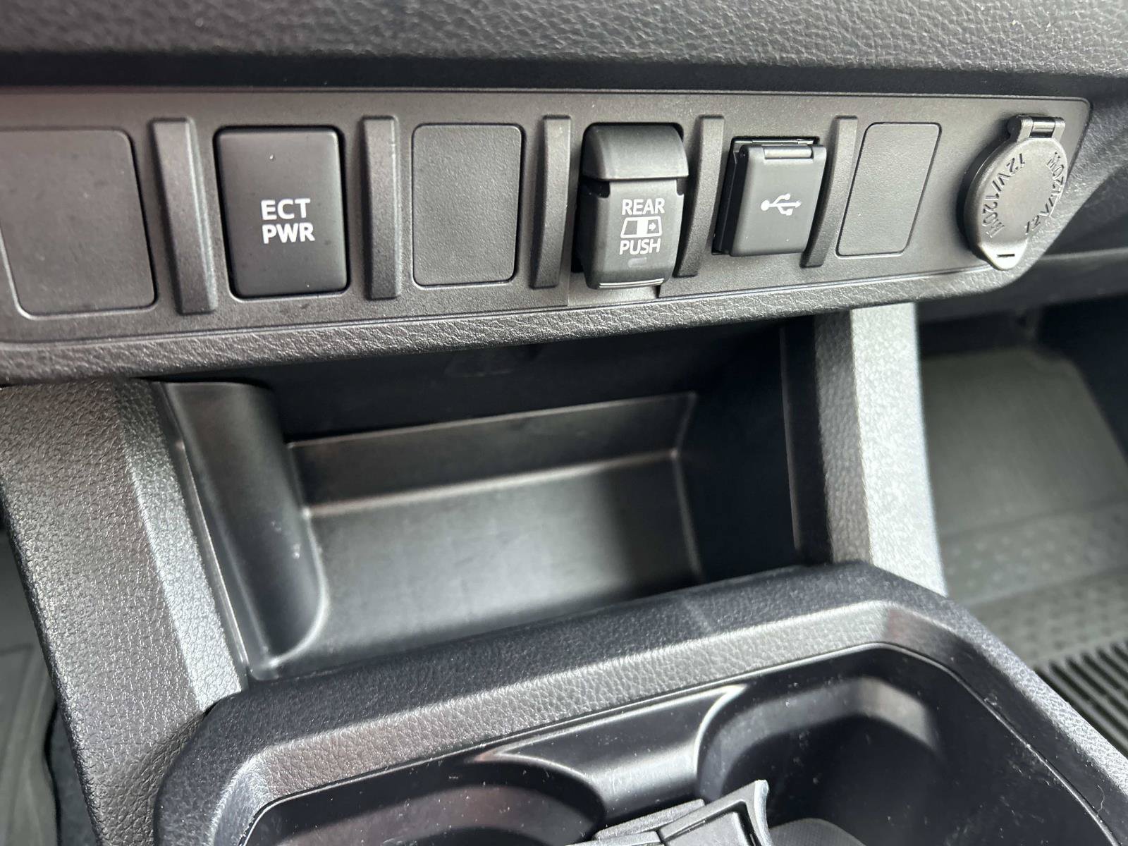 Used 2023 Toyota Tacoma SR5 AWD/4WD image 32