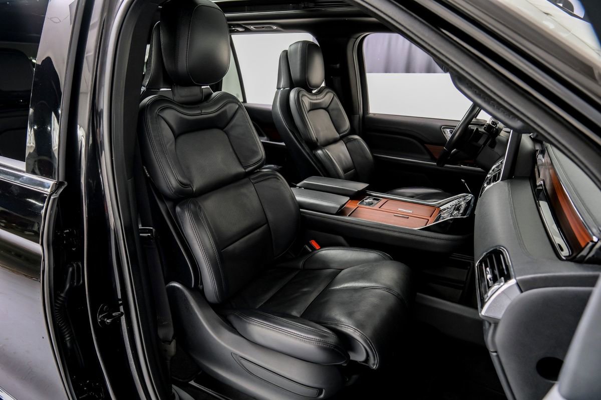 Used 2024 Lincoln Navigator Reserve image 32