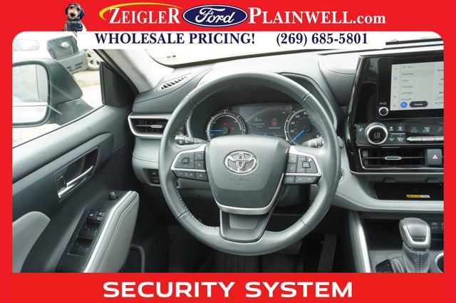 Used 2023 Toyota Highlander XLE image 15
