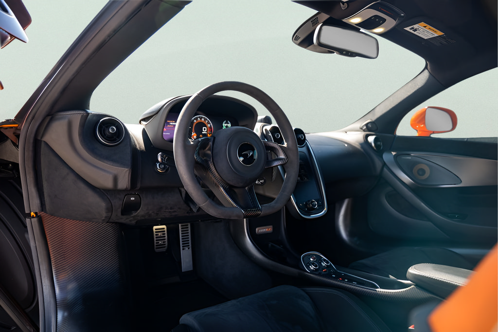 Used 2019 McLaren 600LT RWD image 32
