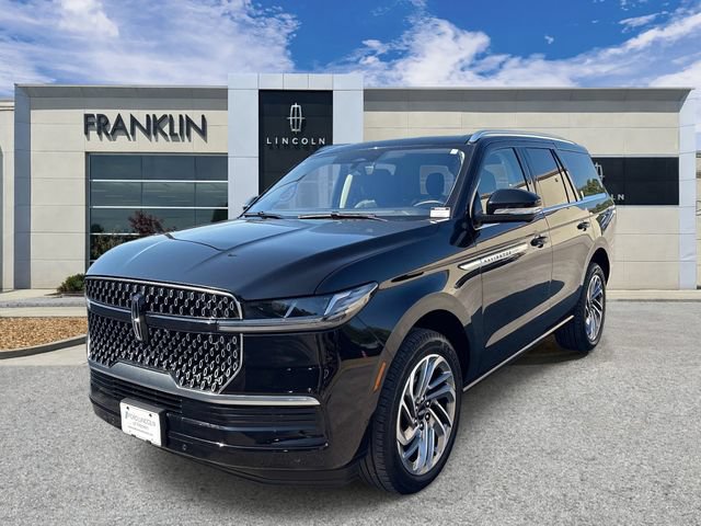 Certified 2025 Lincoln Navigator Reserve AWD/4WD image 3