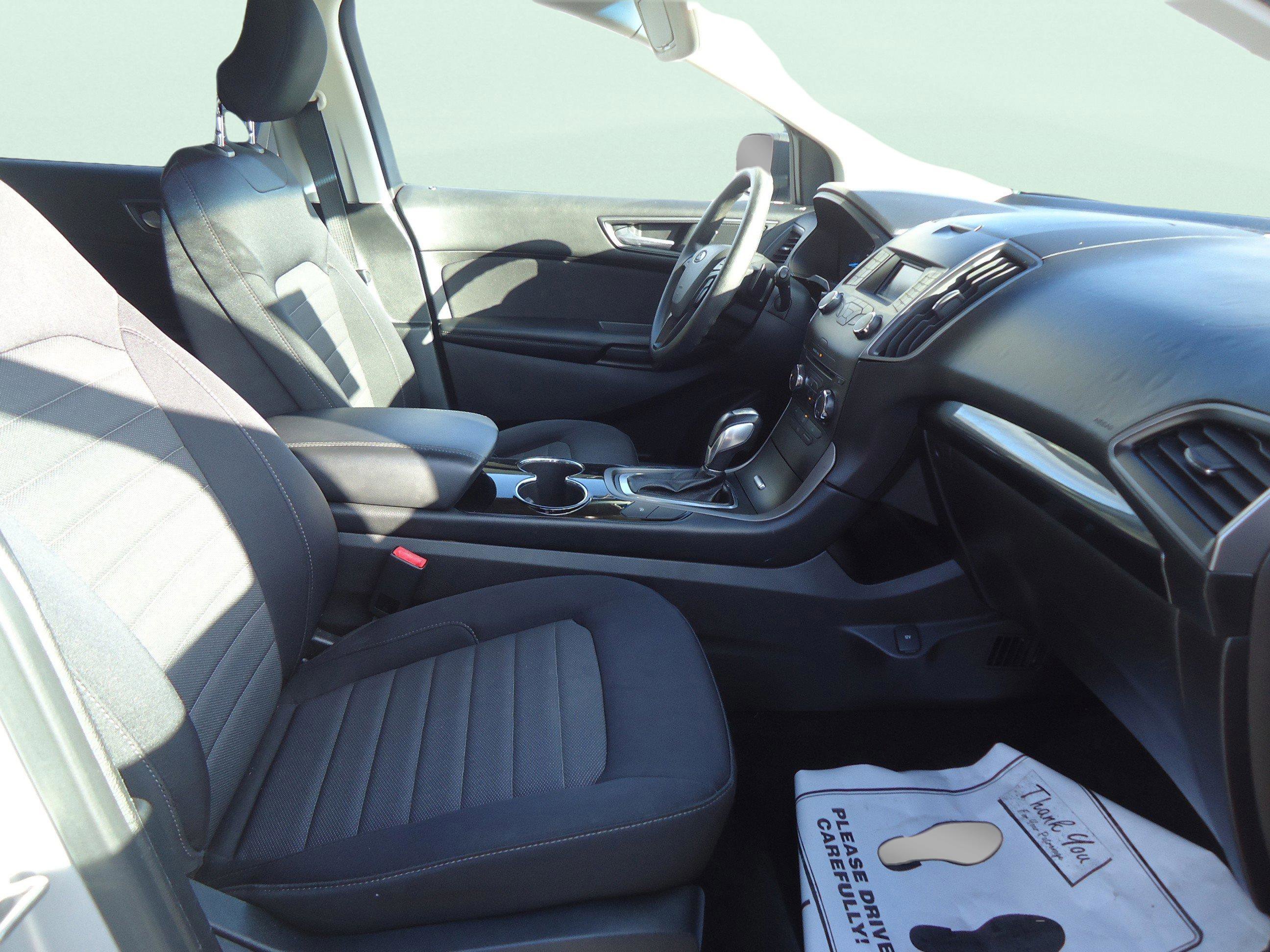 Used 2018 Ford Edge SE image 23