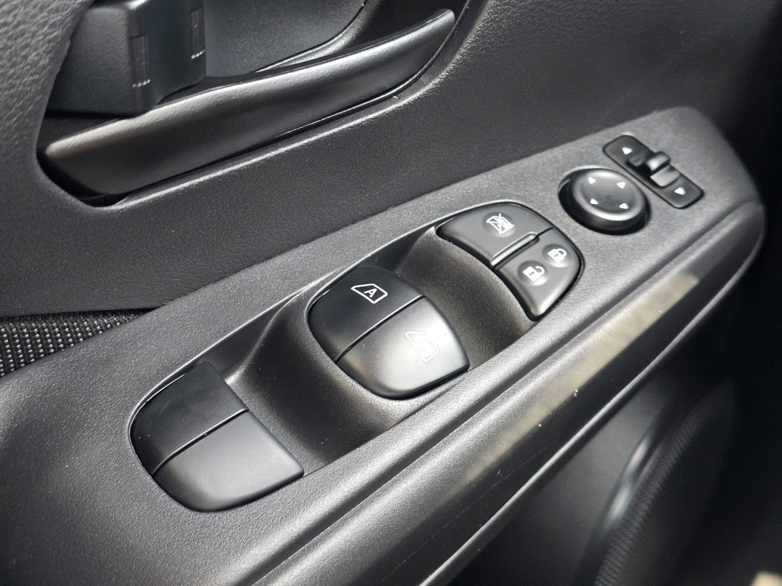 Certified 2025 Nissan Kicks Play S FWD image 23