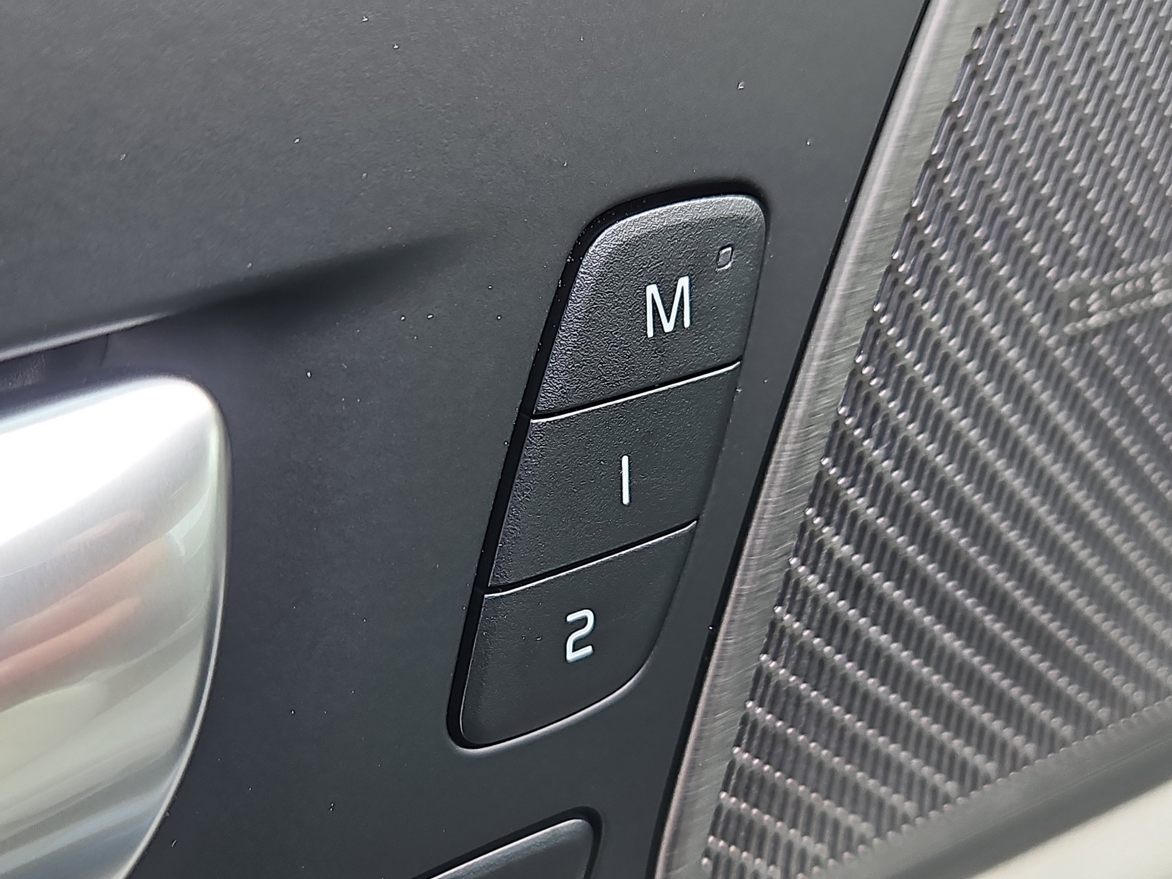 New 2026 Volvo XC60 B5 Ultra w/ Protection Package Premier image 11