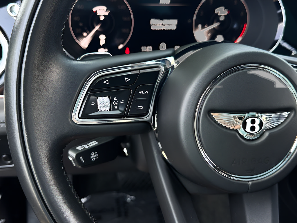 Used 2021 Bentley Bentayga AWD/4WD image 12