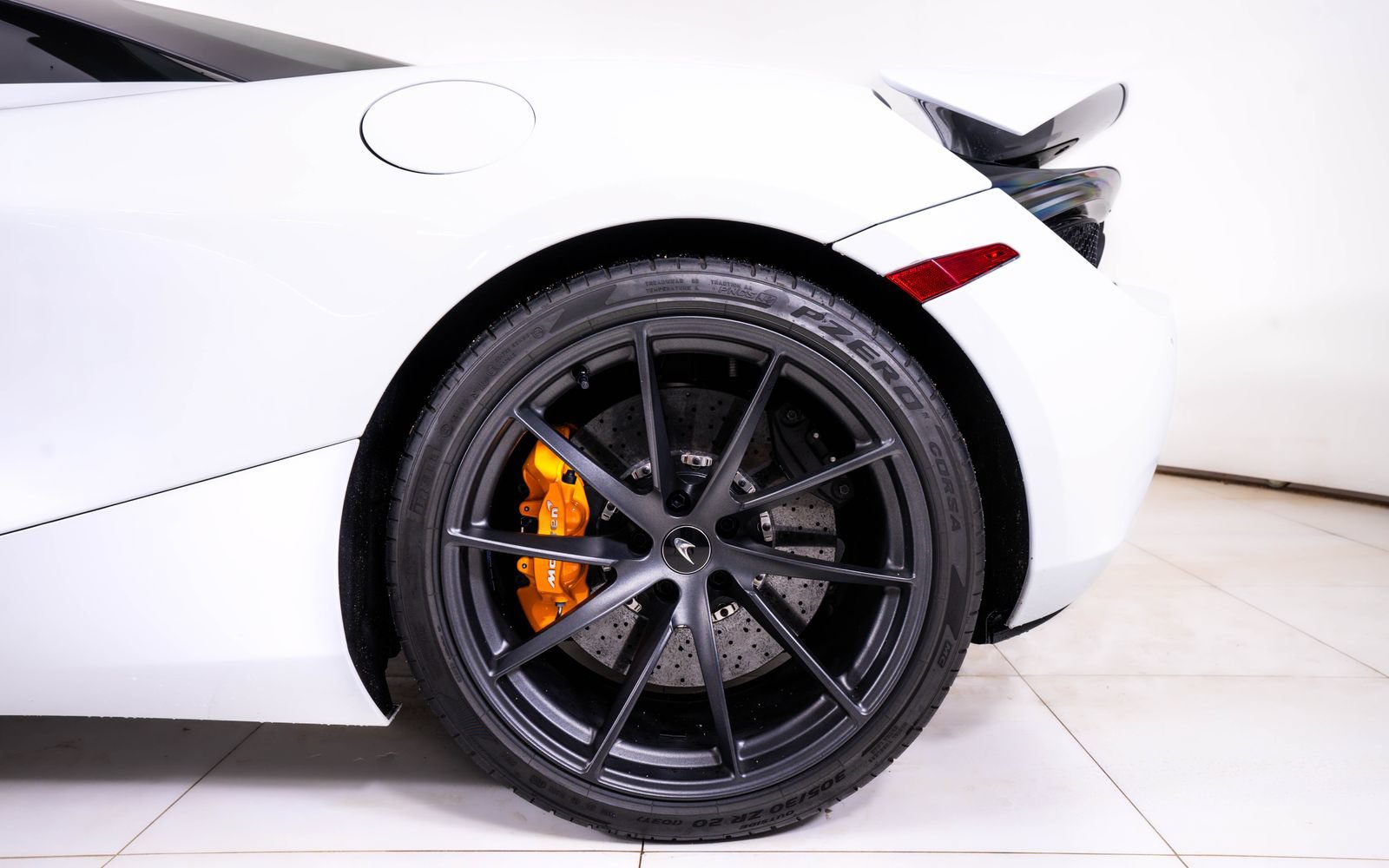 Used 2021 McLaren 720S Performance RWD image 19
