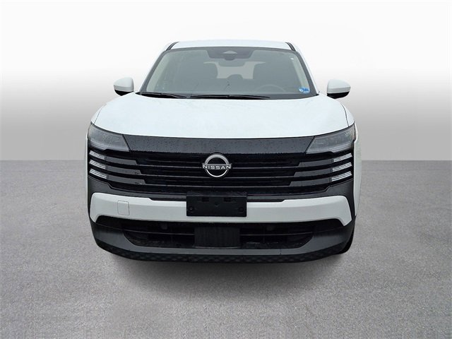 Used 2025 Nissan Kicks SV image 2