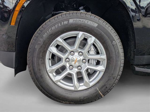 New 2026 Chevrolet Suburban LS image 9