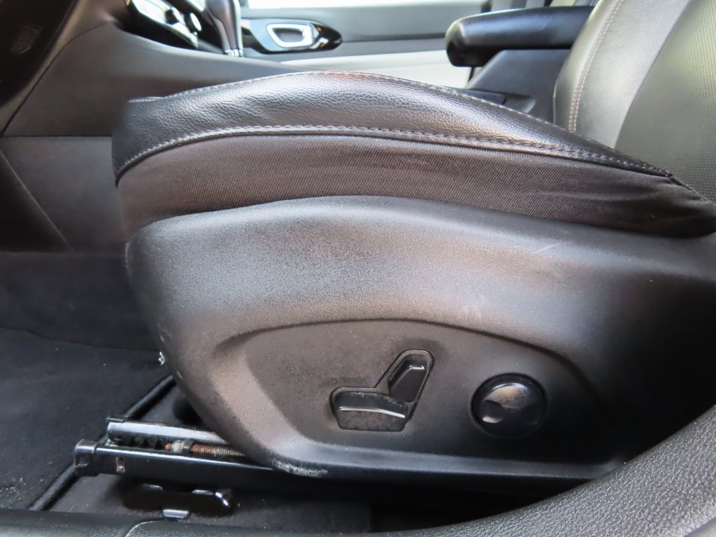 Used 2023 Jeep Compass Limited image 6