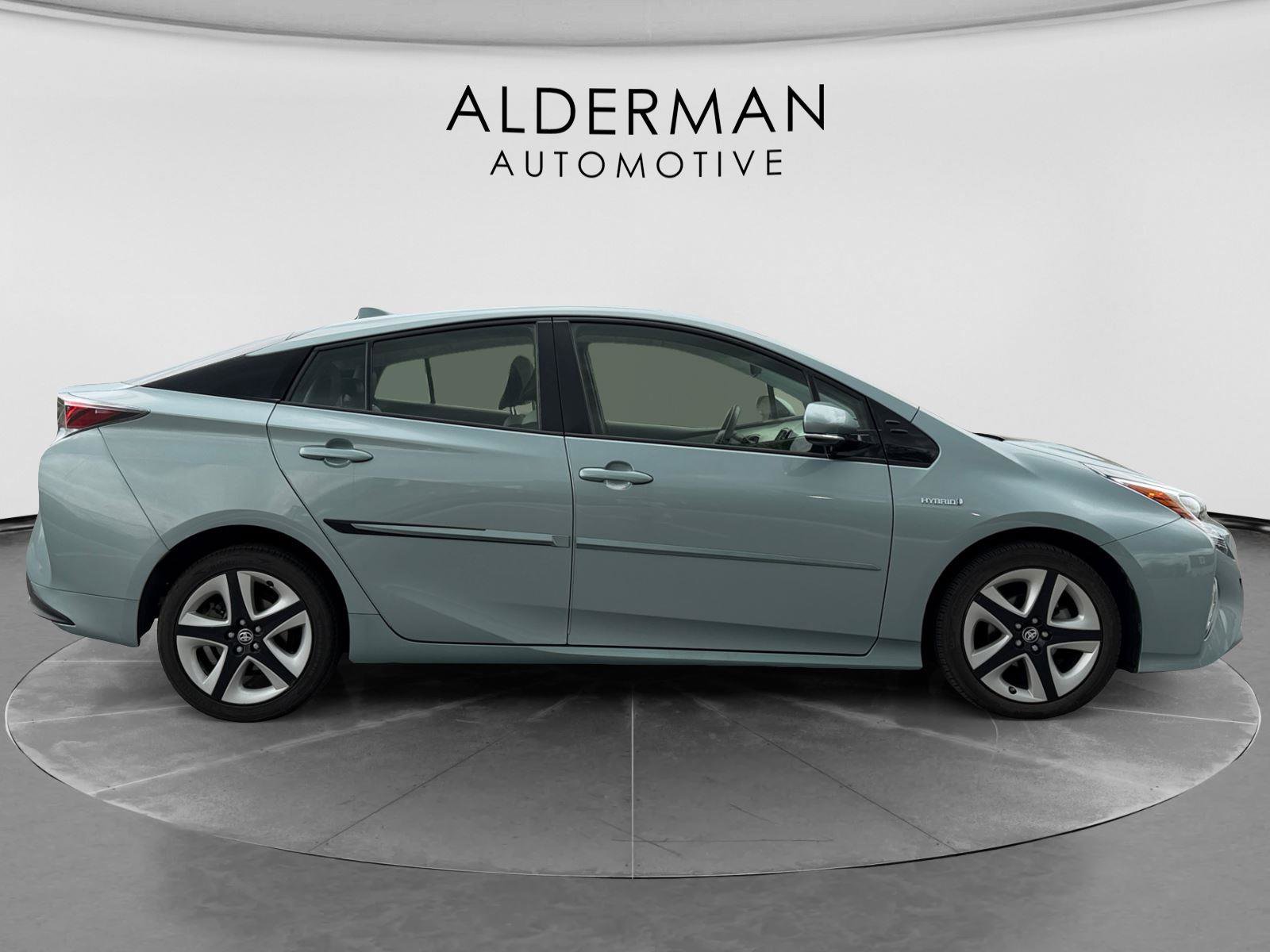 Used 2017 Toyota Prius Three Touring w/ Carpet Mat Package image 6