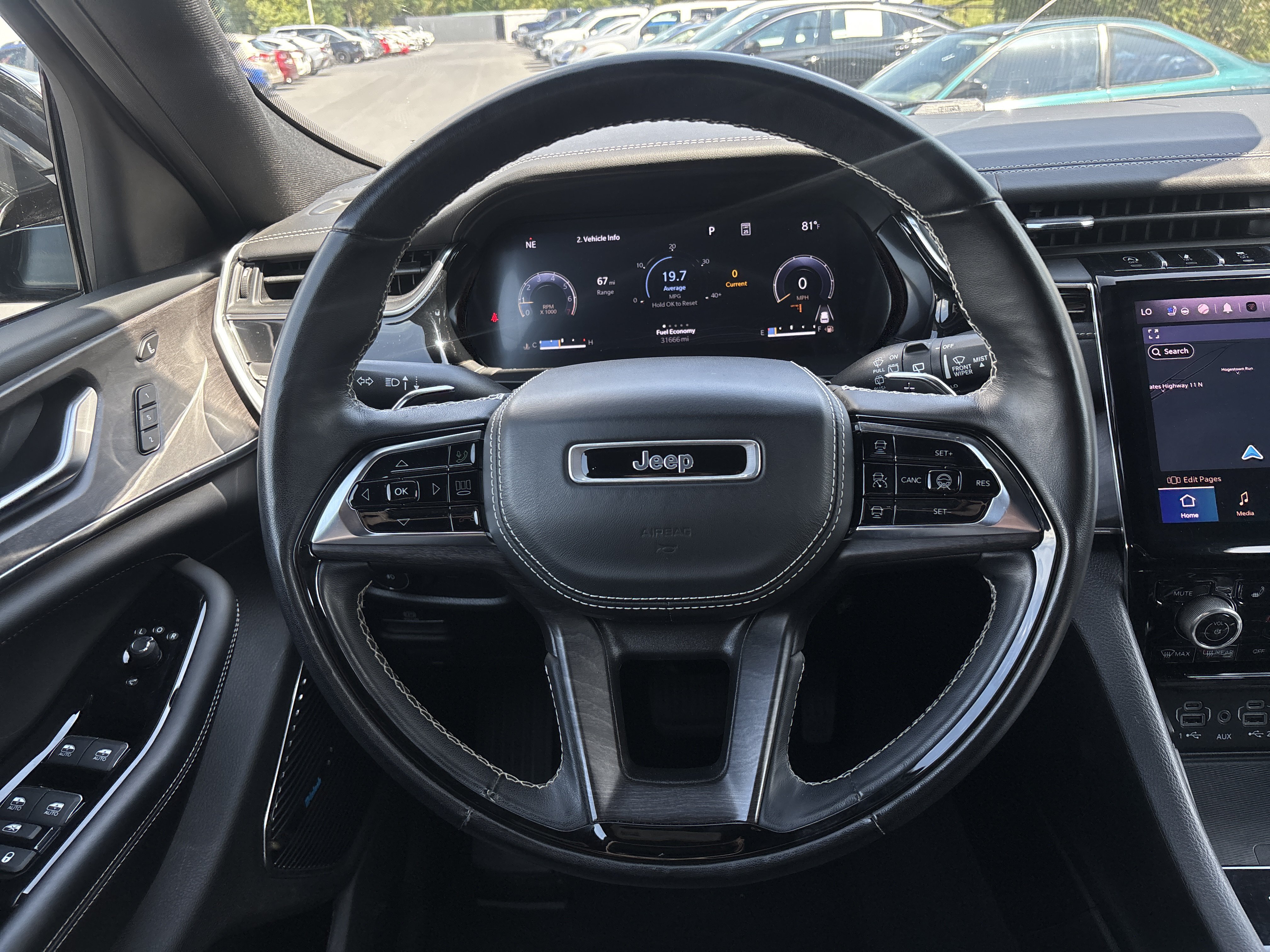 Used 2023 Jeep Grand Cherokee L Overland w/ Advanced Protech Group III AWD/4WD image 3
