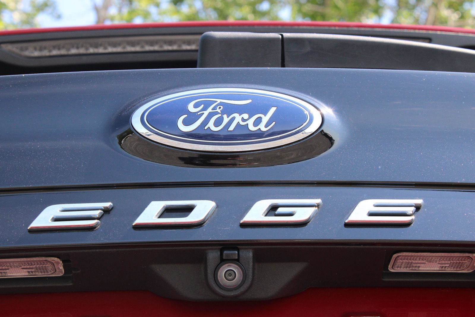 Used 2021 Ford Edge SEL w/ Convenience Package image 7