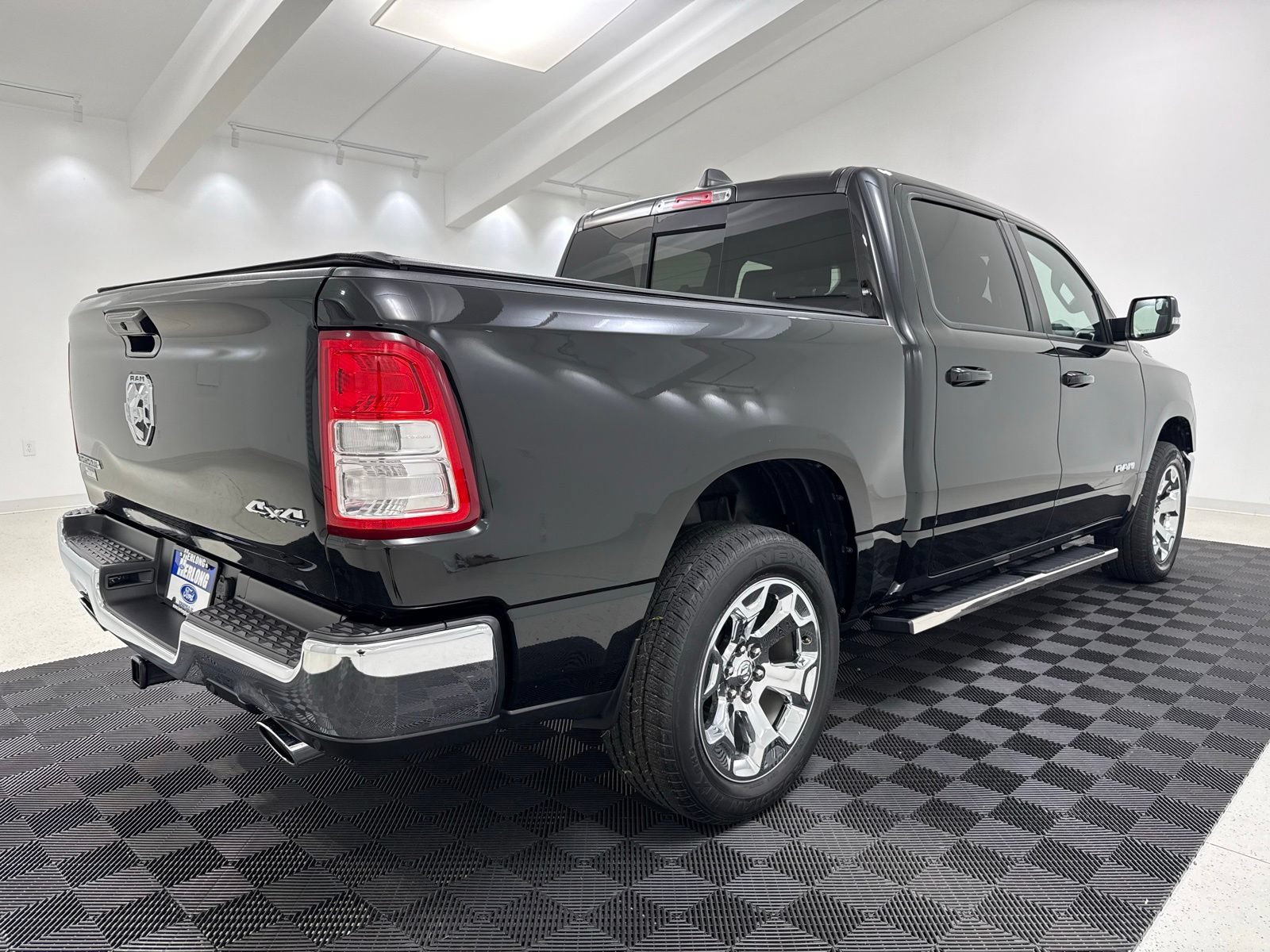 Used 2022 RAM 1500 Big Horn AWD/4WD image 6