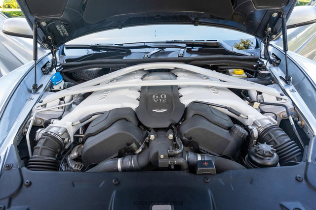 Used 2014 Aston Martin Vanquish Coupe image 15