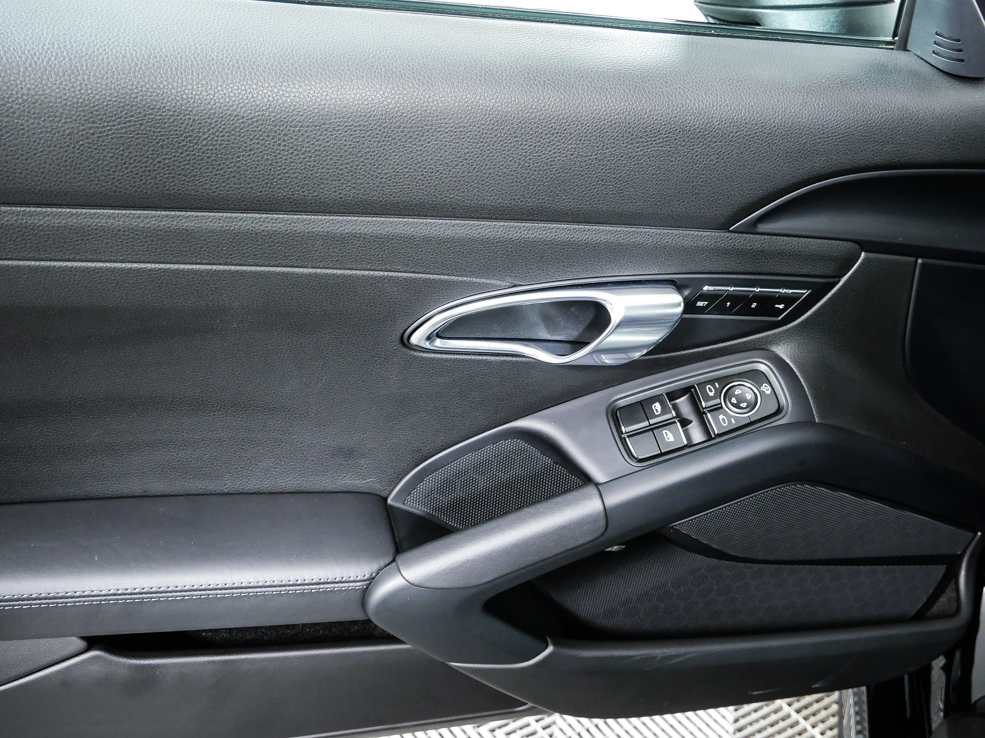Certified 2024 Porsche 718 Cayman S RWD image 6