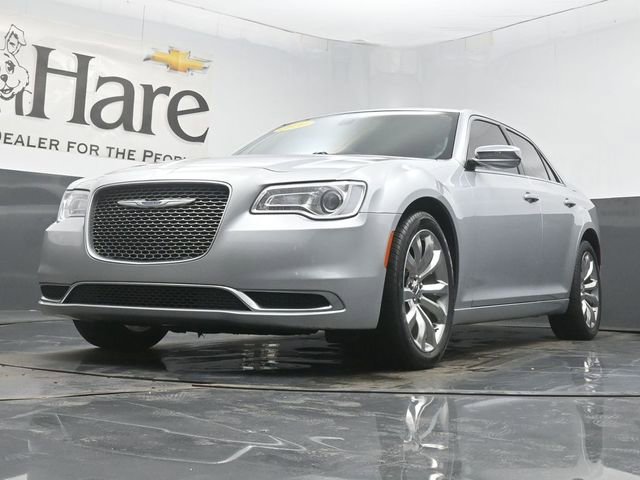Used 2020 Chrysler 300 Touring L w/ Quick Order Package 2EF image 4