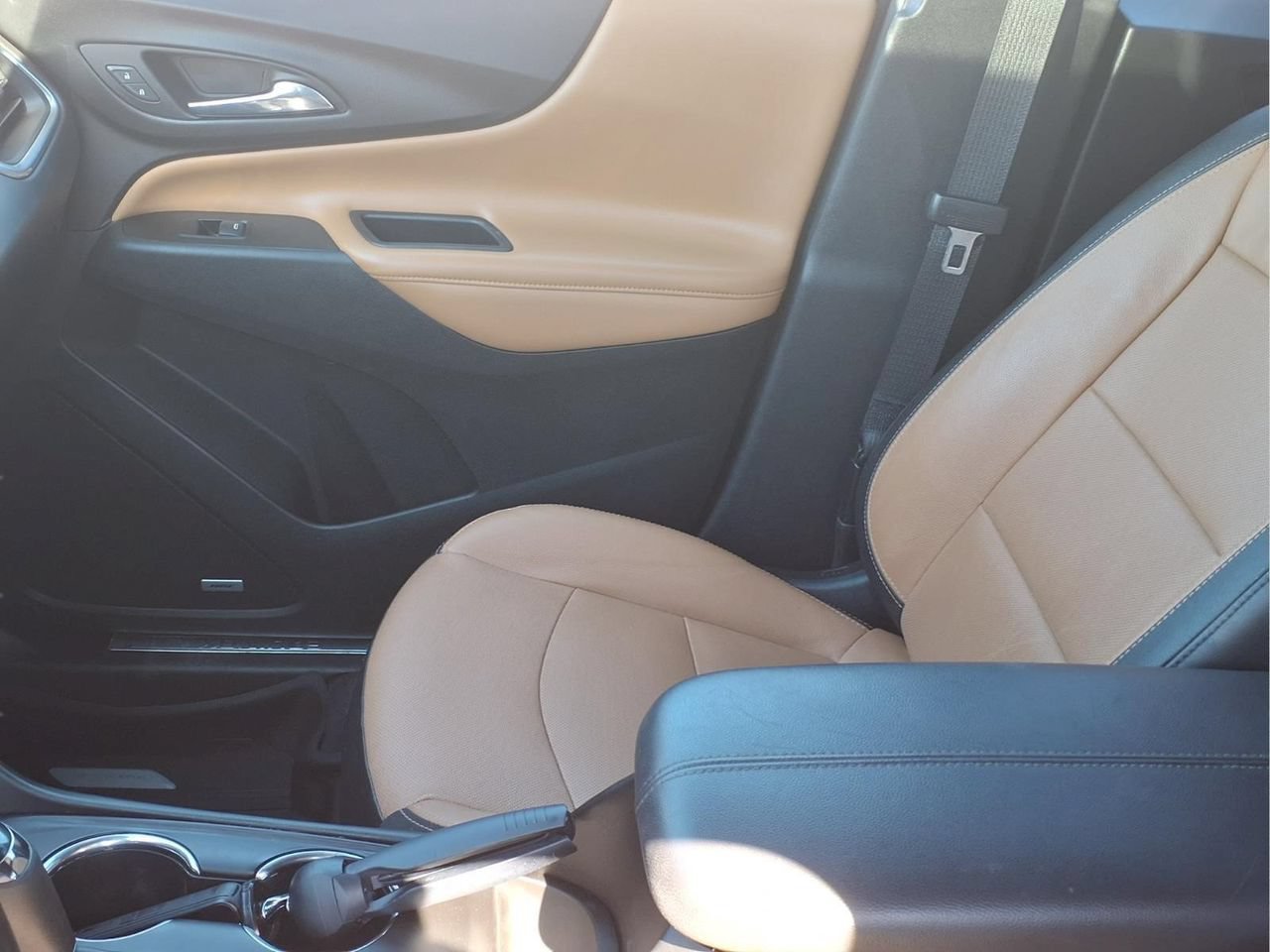Used 2020 Chevrolet Equinox Premier AWD/4WD image 16